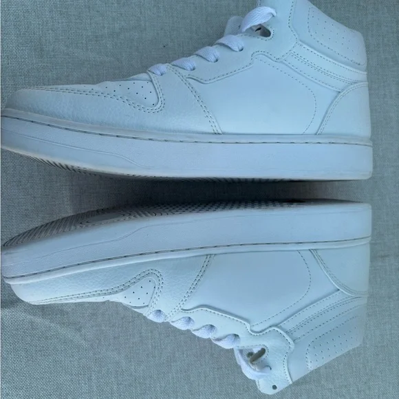 Tommy Hilfiger White Sneakers Modern Style - Picture 6 of 14